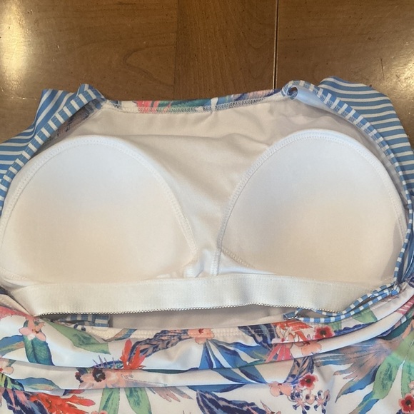 🌸NWT OUTDOOR OASIS Womens Plus Size One Piece Swimsuit - size 1X - Picture 8 of 17